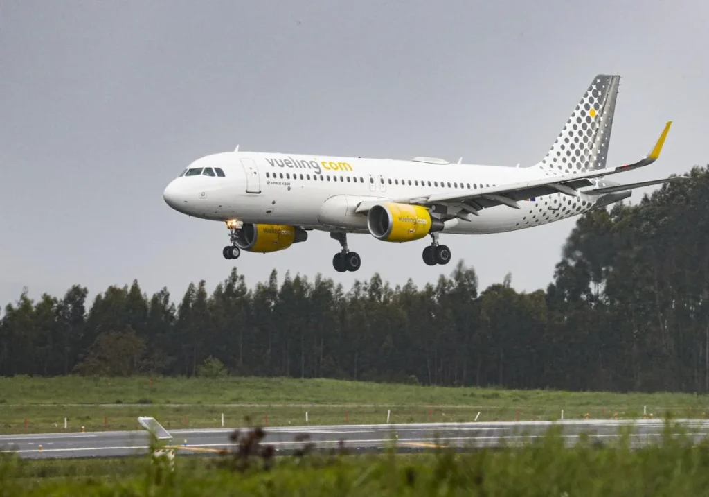 aeropuerto-asturias-avion-vueling-k0PB-U230966985902oJD-1200x840@El Comercio